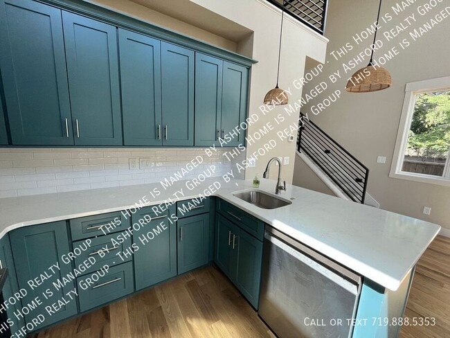 Photo - 839 E Willamette Ave