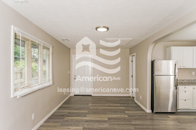 Photo - 2060 May Ave