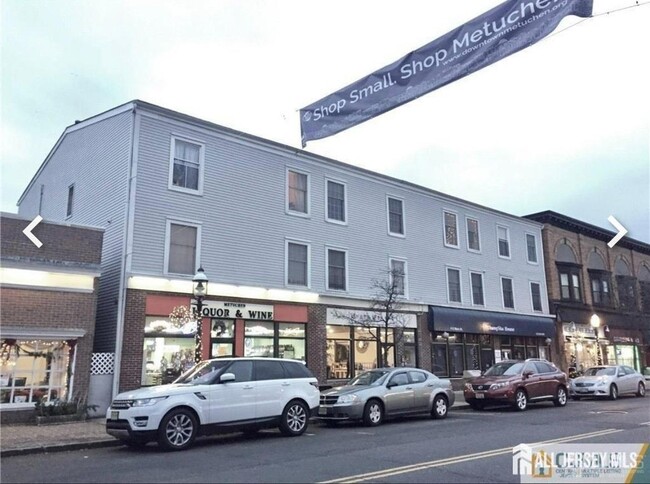 Building Photo - 431-437-437 Main St Unit 2A