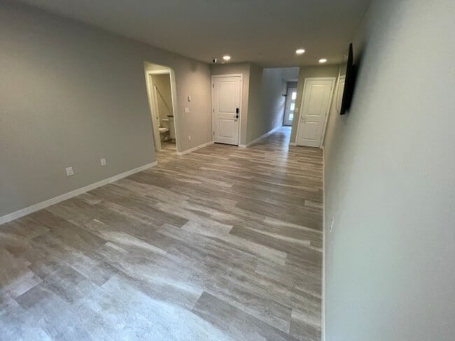 Photo - 4bd/3.5ba Lynnwood Townhome