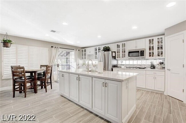 Photo - 7 Old Lake Cir