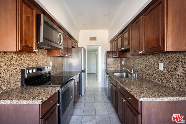 Photo - 7250 Franklin Ave Unidad 702