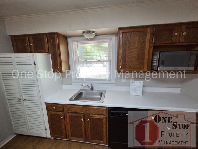 Photo - Adorable 2 Bedroom, 1 Bathroom, 1 Car Garage House in Independence!