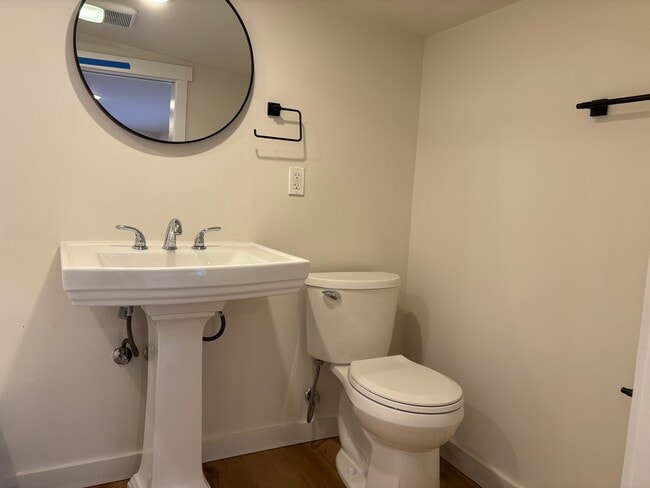 Photo - 2505 NE 140th St Unidad B