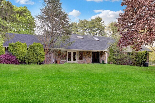 1719 Cedar Swamp Rd