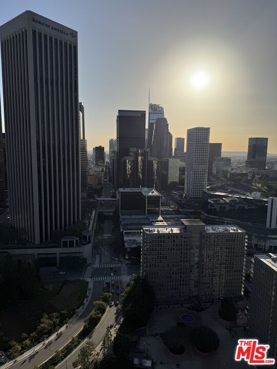 Photo - 800 W 1st St Unidad 3105