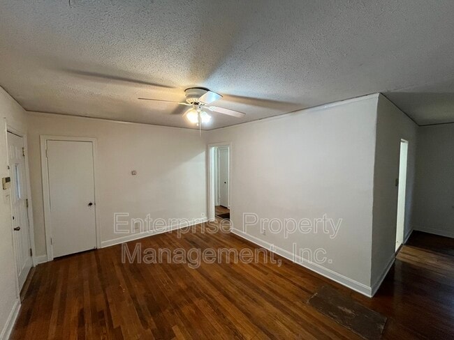 Photo - 801 Bowen Cir