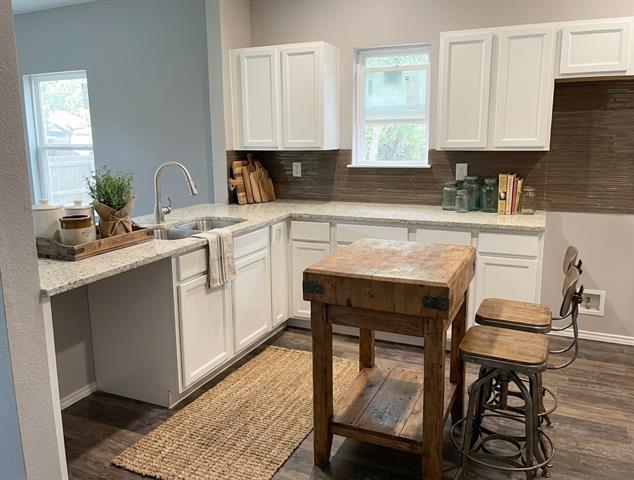 Photo - 809 S Travis Ave