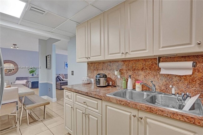 Photo - 1490 W 42nd Pl Unit 303