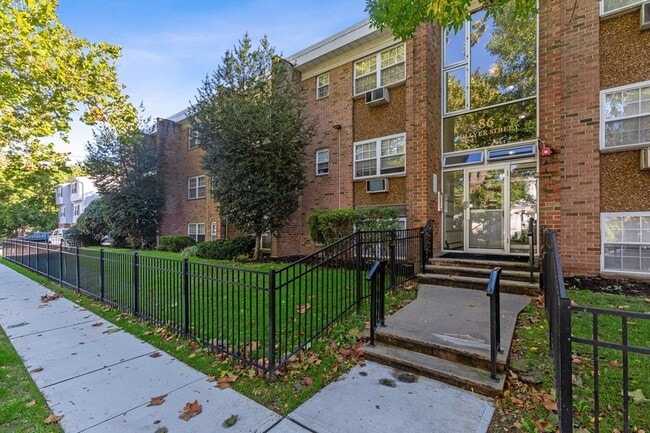 86 Hillyer Street