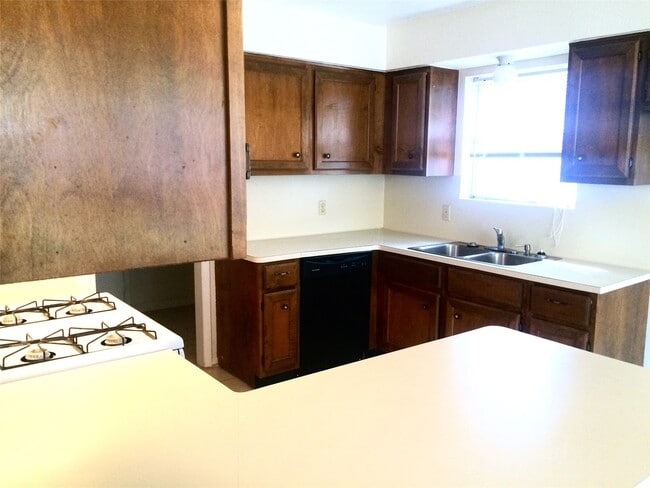 Building Photo - 2119 Whitelaw Dr Rental