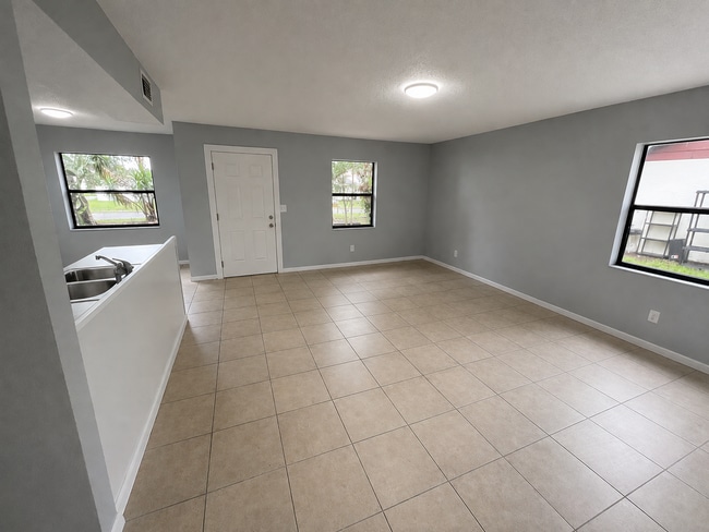 Photo - 38214 7th Ave Unit 38214 7th Ave