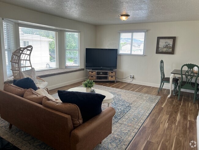 Building Photo - 770 W 350 N Unit A Rental