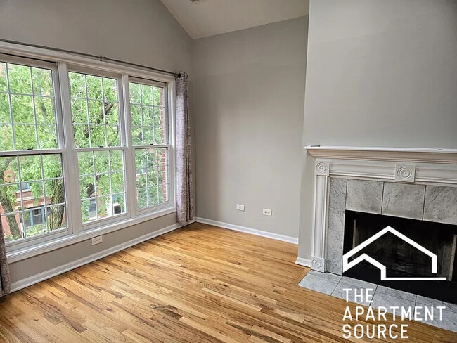 Photo - 842 N Wood St Unit 3f