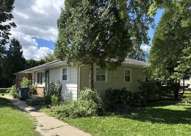 Building Photo - 6321 Roselawn Ave Rental