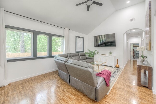 Photo - 193 Alibi Ln