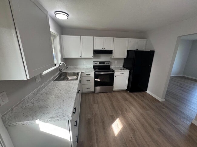 Photo - 10819 NE 6th St