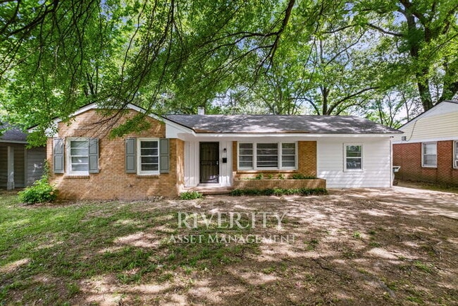 Building Photo - A Must See, Newly Renovated BEAUTY!!! Section 8 Is Welcomed !!!!