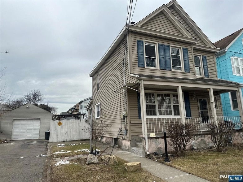 Photo - 264 Vernon Ave