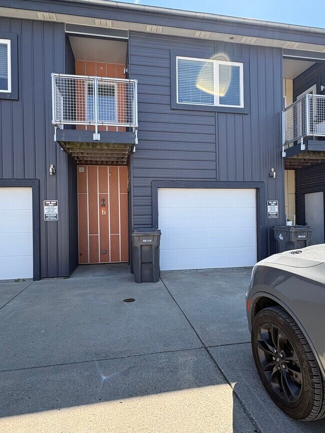 Photo - Beautiful 1 bedroom Modern Townhome Unit 1318 Shelby #B 120% AMI