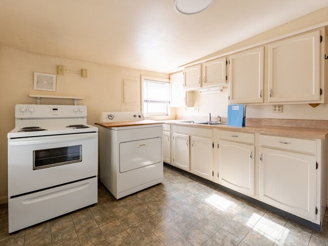 120-126-126 N Willard St Unit 126 North Willard