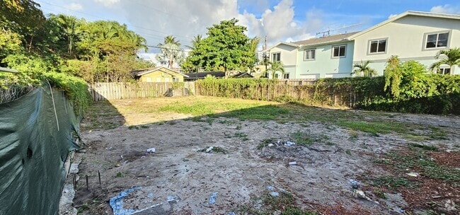 Building Photo - 736 NW 2nd Ave Rental