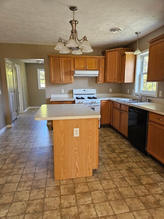 Kitchen - 316 W Main St Unit Upstairs