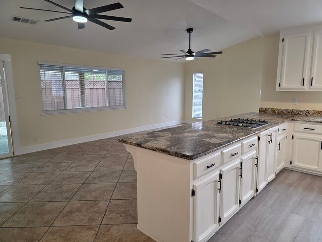 Photo - 1003 Walnutwood Ct