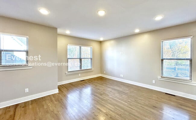 Photo - 208 Thompson Park Dr