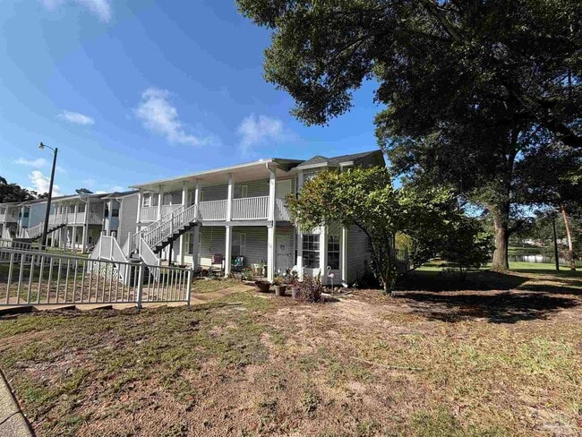 Building Photo - 1500 E Johnson Ave