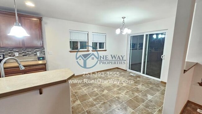 Photo - 121 177th St E