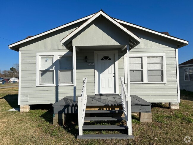 Building Photo - Updated 3bed/1bath in Hempstead,TX Rental