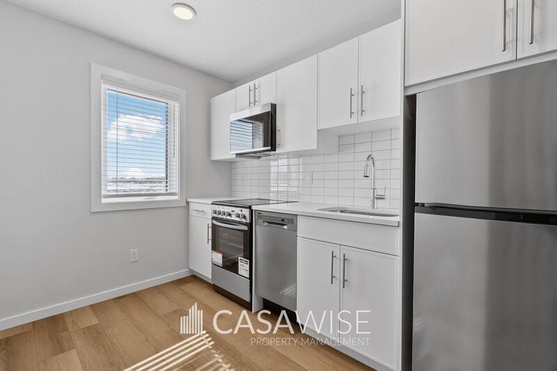 21043-21025 25 Ave NW