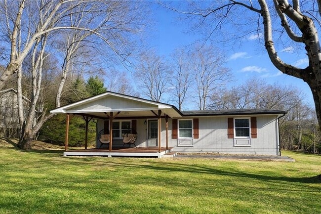 Building Photo - 340 Vista Ln