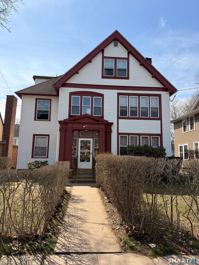 Building Photo - 804 Edgewood Ave Unit 2