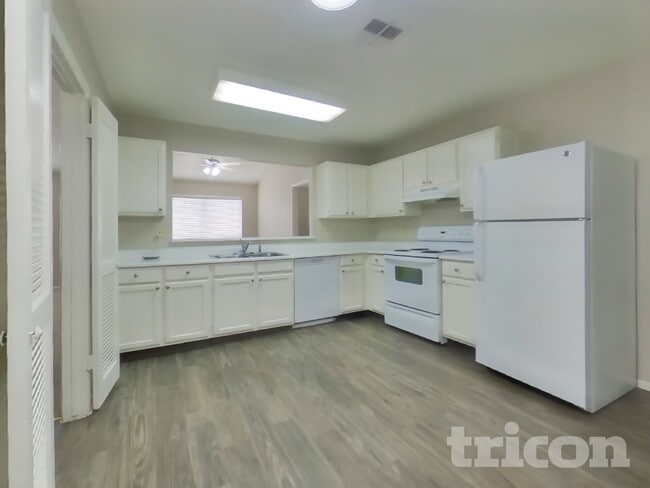 Photo - 9607 N 88th Dr