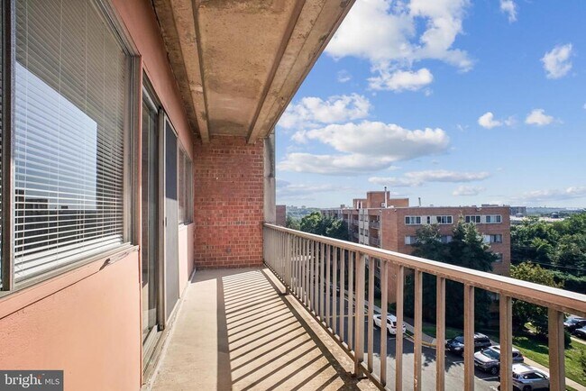 Photo - 5831 Quantrell Ave Unit 409