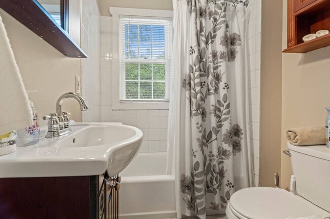 Photo - 42 Old Lancaster Rd Unidad ID1321805P