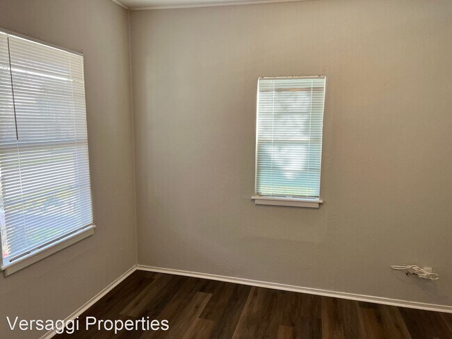 Photo - 3 br, 1 bath House - 2122 W. Chestnut St