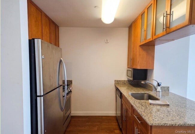 Photo - 40-28 College Point Blvd Unidad 805