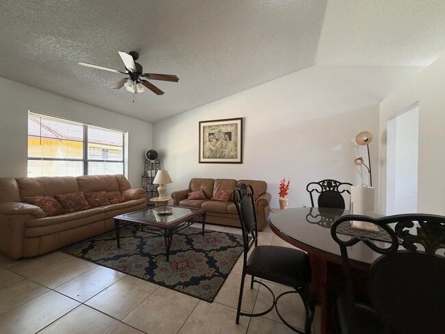 Photo - 1104 Goldenrod Rd