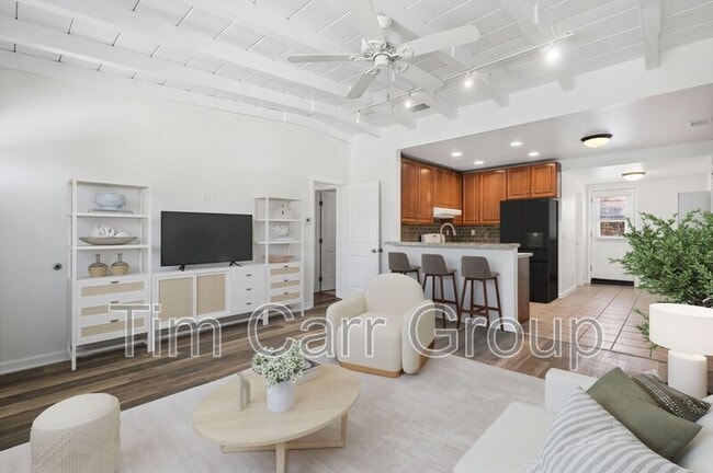 Photo - 375 E 20th St