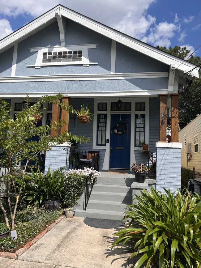 Building Photo - 426 S Hennessey St Rental