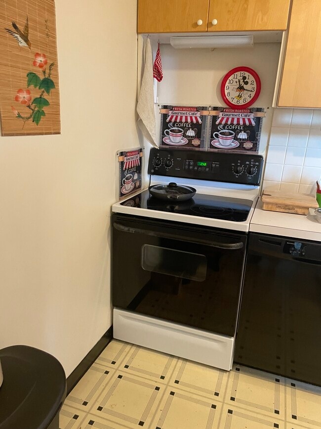 Photo - 1 E University Pky Unidad 808