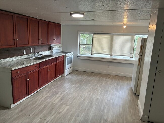 Photo - 1025 W Socrum Loop Rd Unit 7