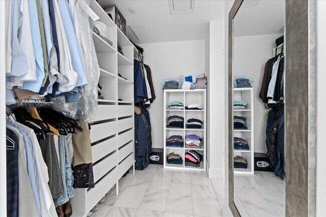 Photo - 700 NE 26th Ter Unidad 2605