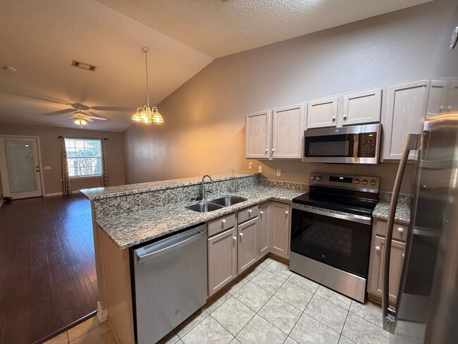 Photo - 2 bedroom 2 bath townhouse with community ...
