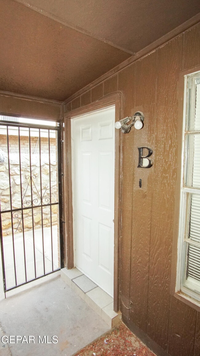 Photo - 2917 E Glen Dr