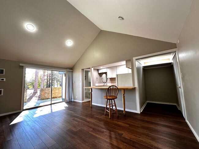 Photo - 130 Fairway Ave Unit 111