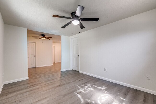 Photo - Elmwood Triplex Unit 415-E #B